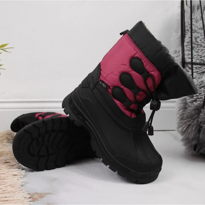 Bottes de neige enfant isolées rose Gallop le noir