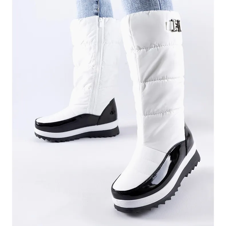 Bottes de neige hautes isolées blanches par Canneto