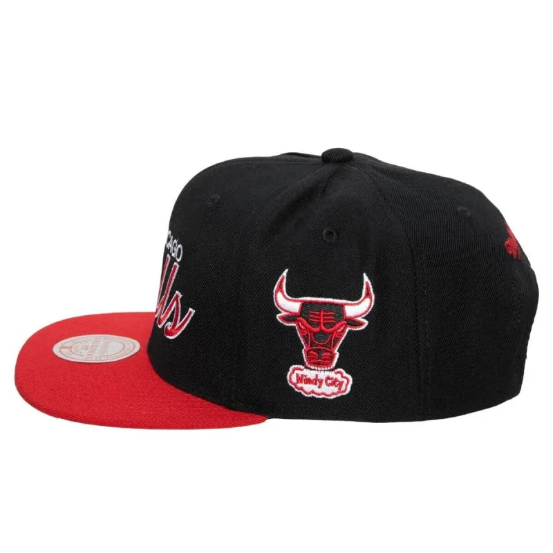 Casquette Mitchell & Ness Chicago Bulls Team Script 2.0 - Noir/Rouge