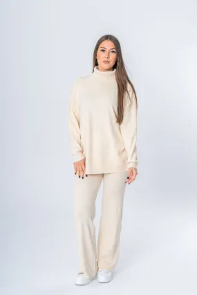 Ensemble pull col roulé et pantalon maille beige