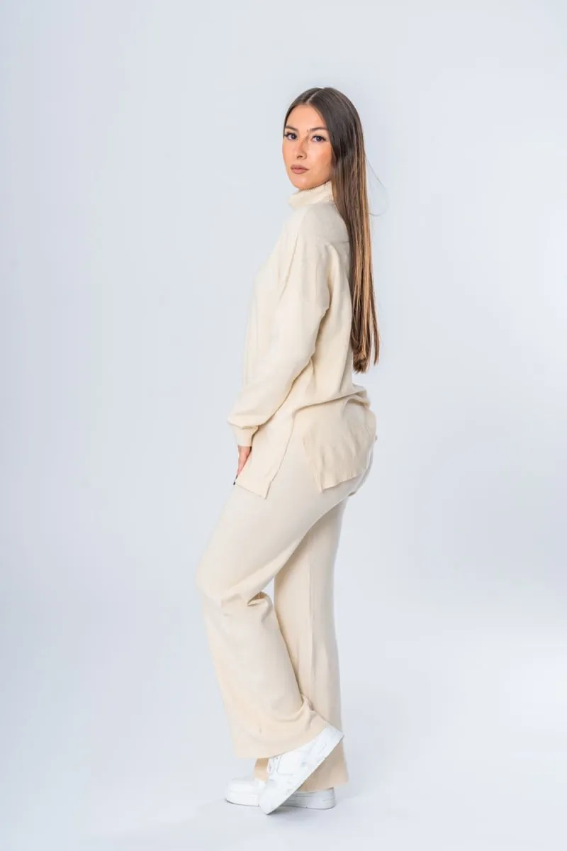 Ensemble pull col roulé et pantalon maille beige