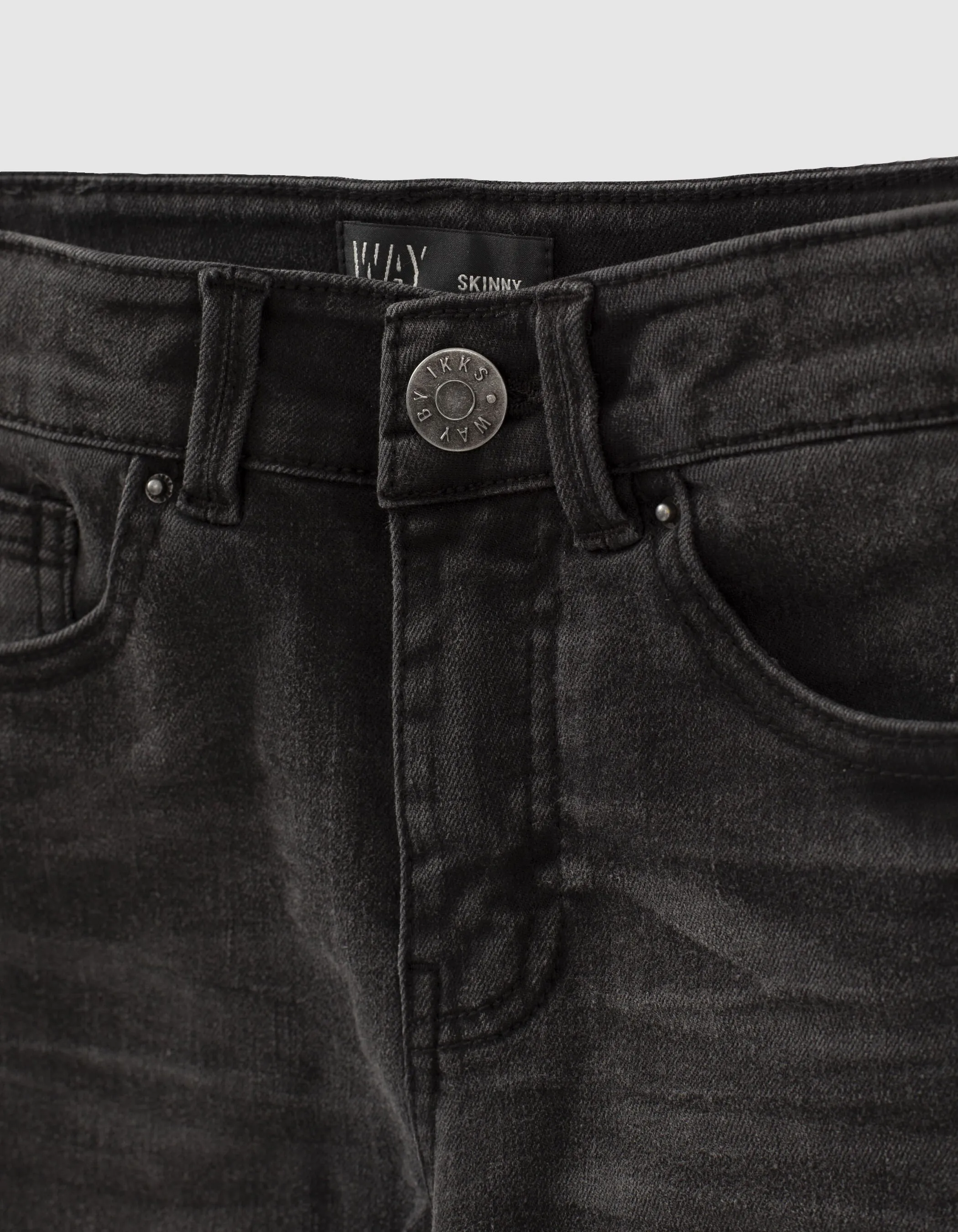 Jean skinny black used effet moustaches garçon 