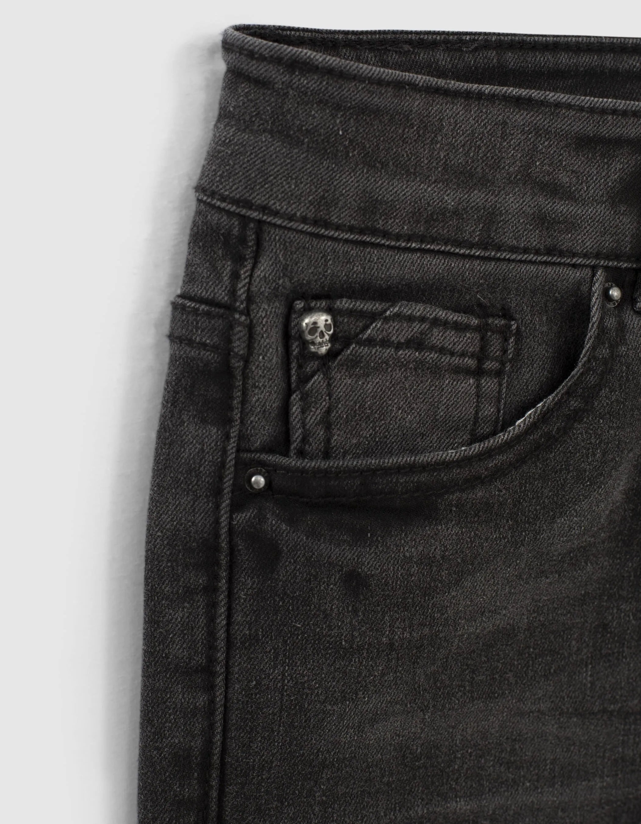 Jean skinny black used effet moustaches garçon 