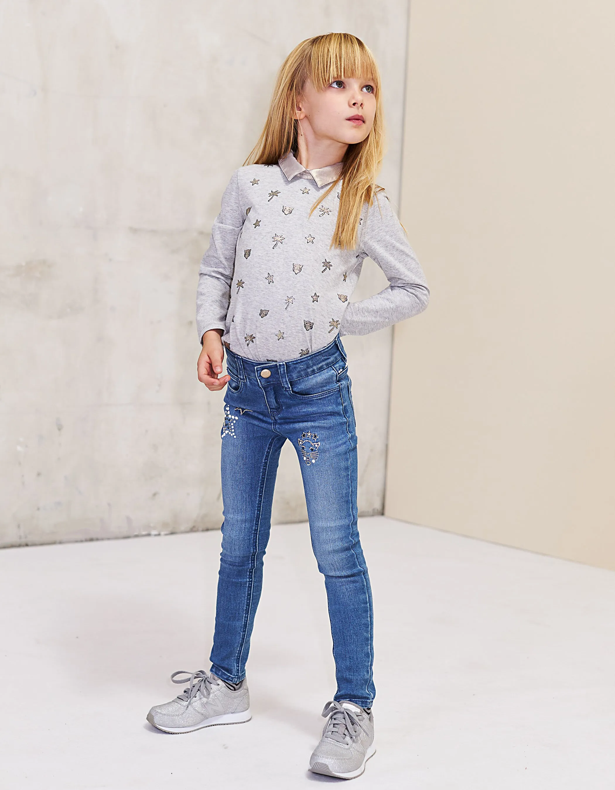 Jean skinny bleu brodé perles et strass fille