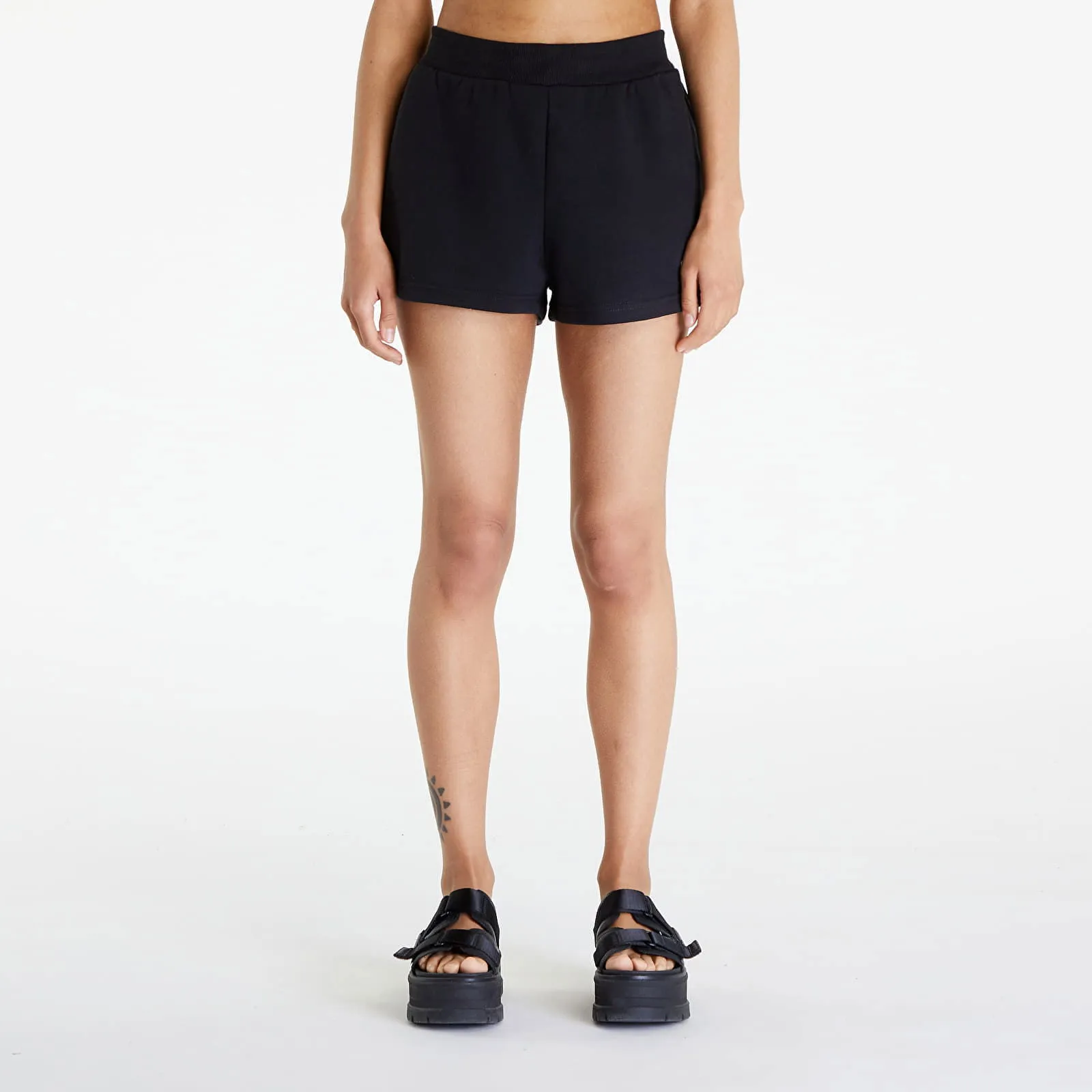 Kyrana Shorts Black