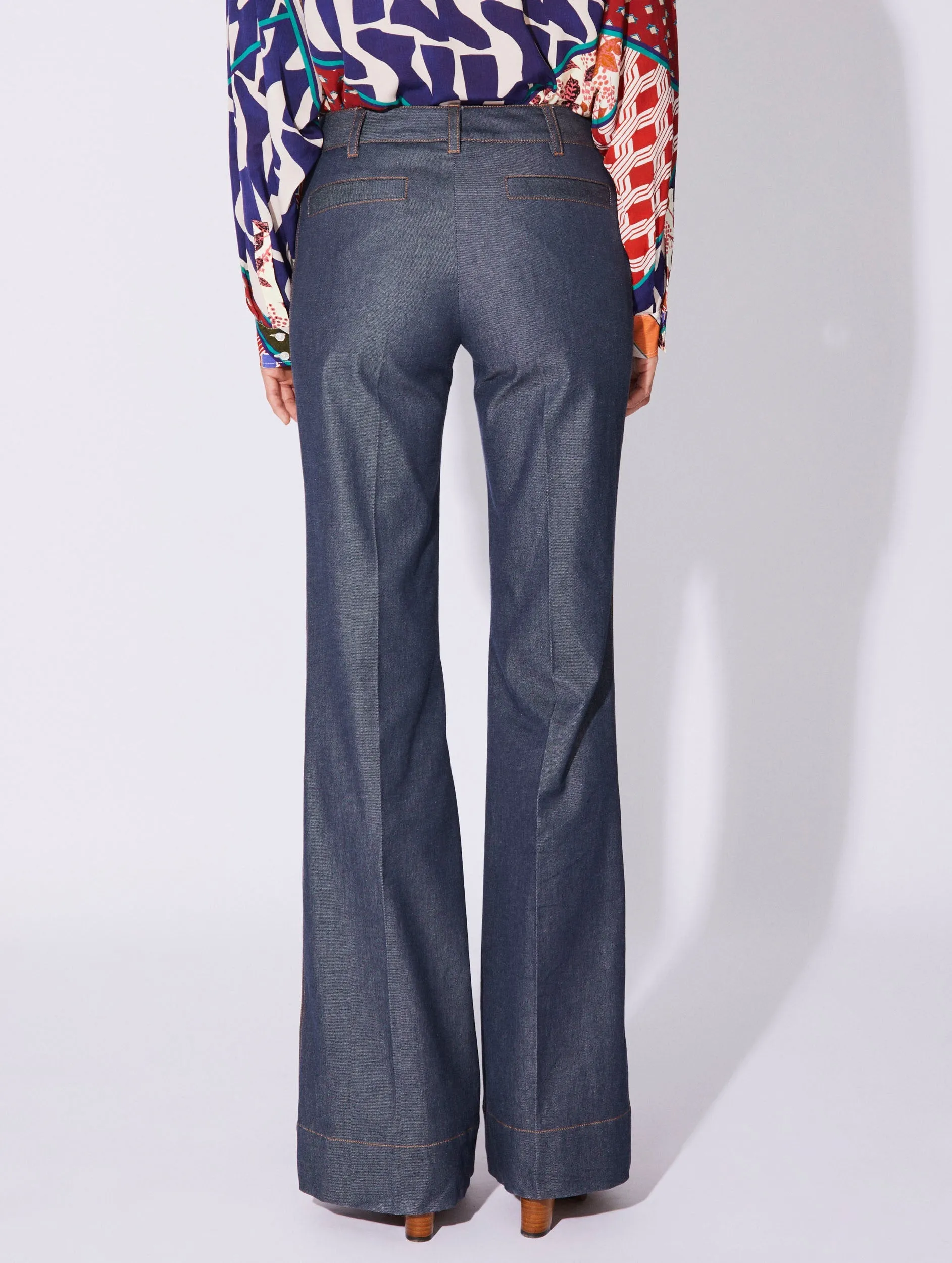 Pantalon coupe flare en denim lavé bleu