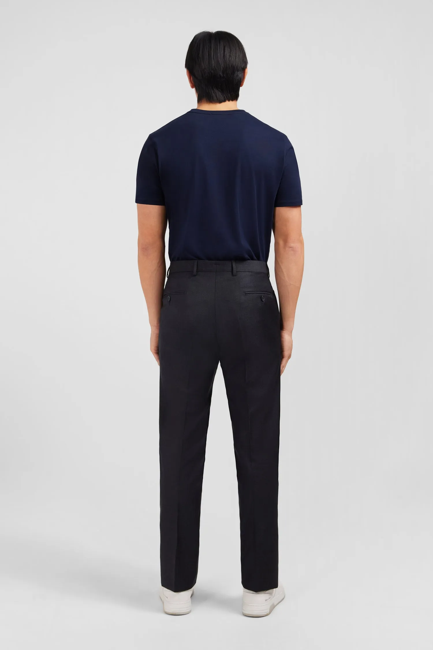 Pantalon regular gris foncé en laine à plis cassés