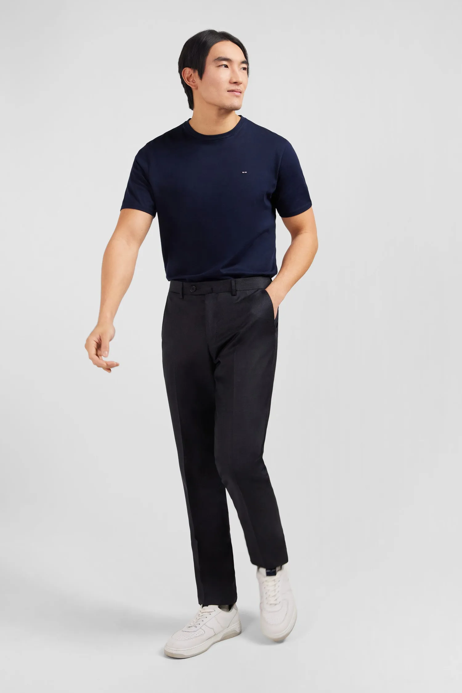 Pantalon regular gris foncé en laine à plis cassés