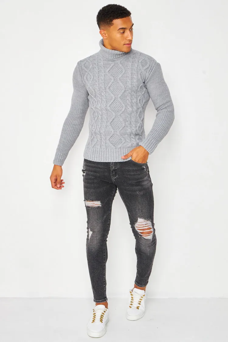 Pull gris col roulé en maille torsadée