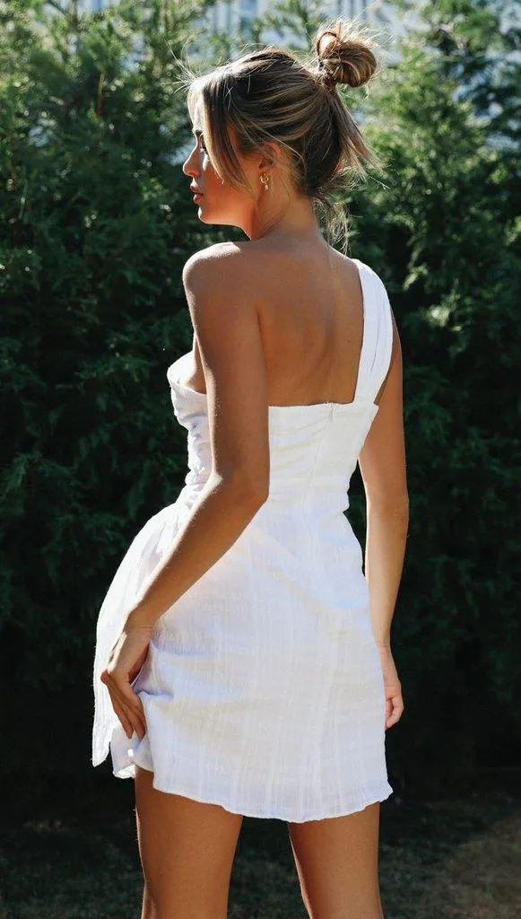 Robe Blanche Asymétrique