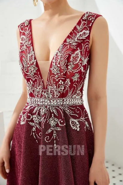 Robe de soirée 2020 sexy bordeaux col v embelli de strass - Robedesoireelongue.fr