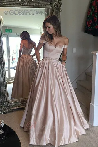 Robe de Soirée aligne Épaule Dégagée Satin Formelle À la masse Haut Bas